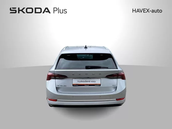 Škoda Octavia Combi 2.0 TDI 4x4 DSG Style + - foto 34