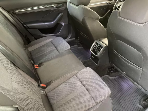 Škoda Octavia Combi 2.0 TDI 4x4 DSG Style + - foto 9