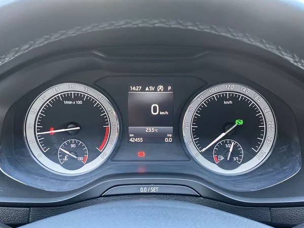 Škoda Karoq 1.6 TDI DSG Style + - foto 11