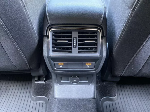 Škoda Karoq 1.6 TDI DSG Style + - foto 25