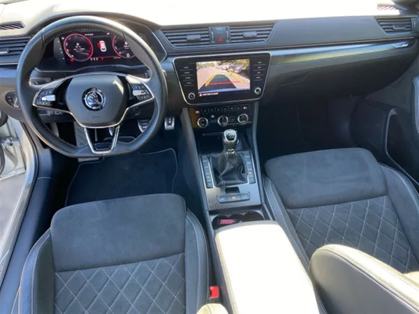 Škoda Superb Combi 2.0 TDI Sportline - foto 6