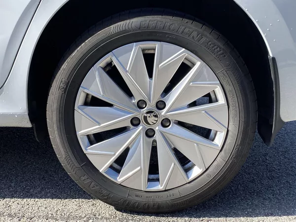 Škoda Kamiq 1.0 TSI Style - foto 29
