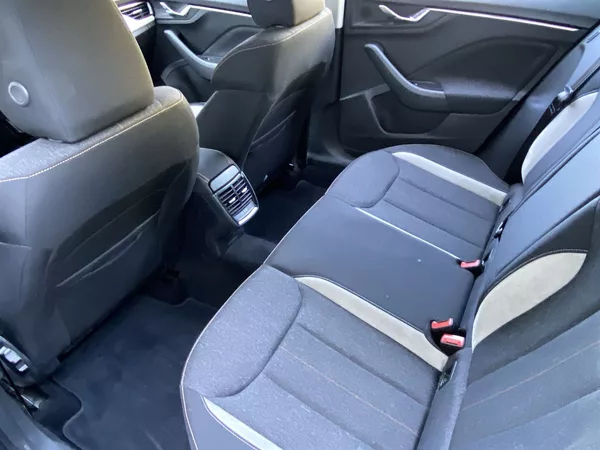 Škoda Kamiq 1.0 TSI Top Selection - foto 9