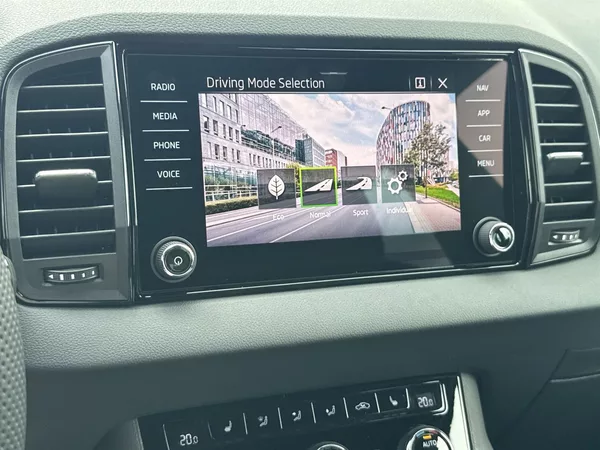 Škoda Karoq 1.5 TSI DSG Sportline - foto 23