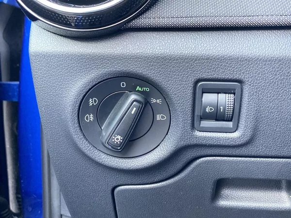 Škoda Fabia 1.0 MPI Selection - foto 19