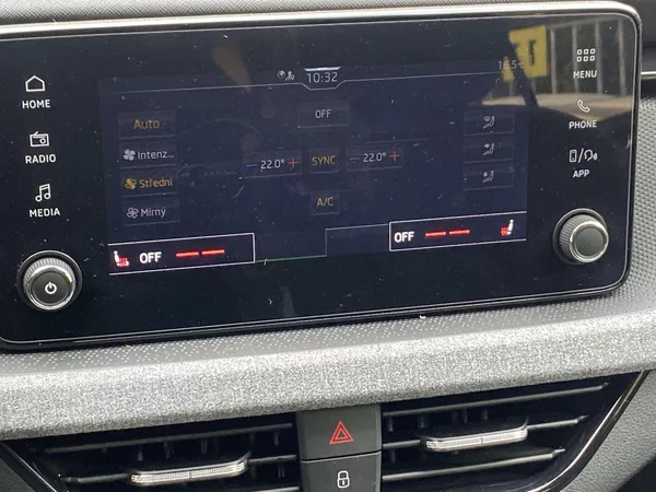 Škoda Scala 1.0 TSI Selection - foto 16