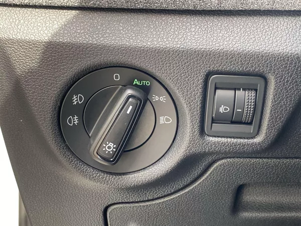 Škoda Scala 1.0 TSI Selection - foto 19