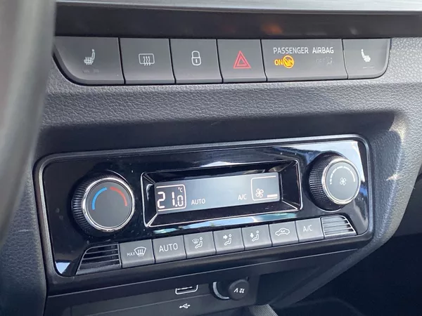 Škoda Fabia 1.0 TSI Style - foto 11