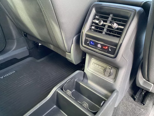 Škoda Kodiaq 2.0 TDI 4x4 DSG Exclusive Sele - foto 38