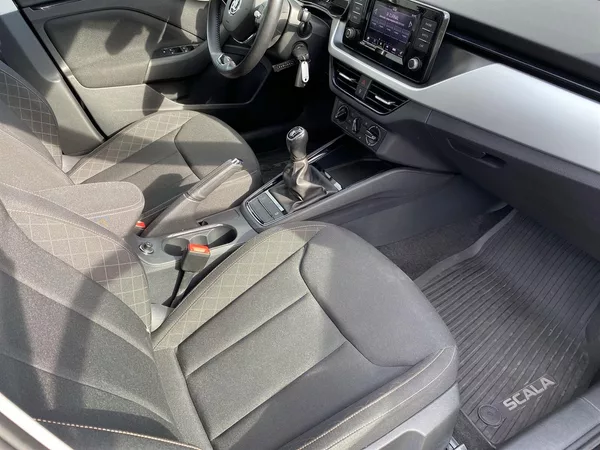 Škoda Scala 1.5 TSI Ambition - foto 8