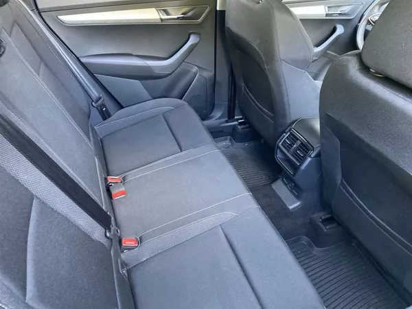 Škoda Karoq 1.5 TSI Selection - foto 11