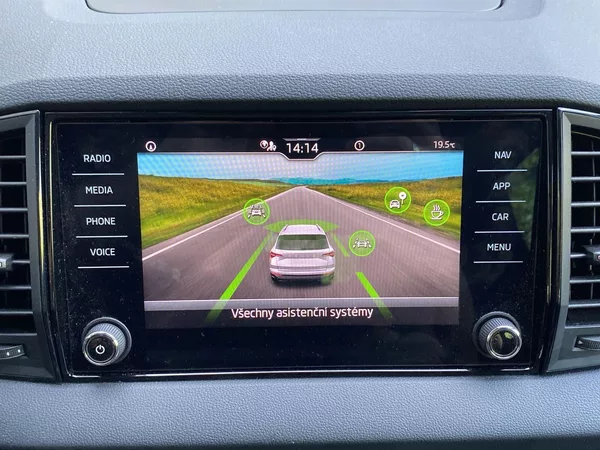 Škoda Karoq 1.5 TSI Selection - foto 14