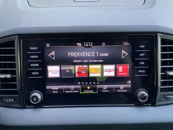 Škoda Karoq 1.5 TSI Selection - foto 15