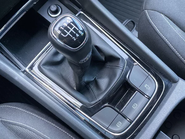 Škoda Karoq 1.5 TSI Selection - foto 17