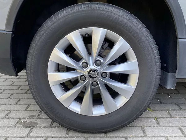 Škoda Karoq 1.5 TSI Selection - foto 30