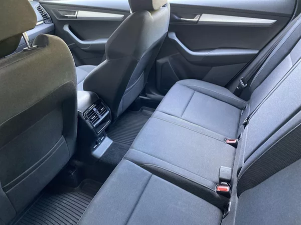 Škoda Karoq 1.5 TSI Selection - foto 9
