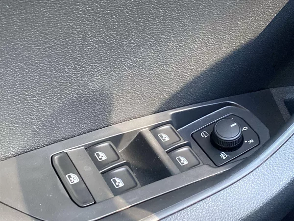 Škoda Karoq 2.0 TDI 4x4 DSG Selection - foto 21