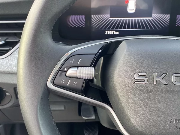 Škoda Kamiq 1.0 TSI Selection - foto 17