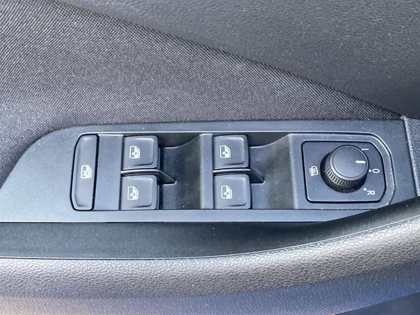 Škoda Kamiq 1.0 TSI Selection - foto 20