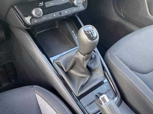 Škoda Kamiq 1.0 TSI Selection - foto 23