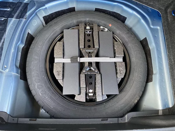 Škoda Kamiq 1.0 TSI Selection - foto 25