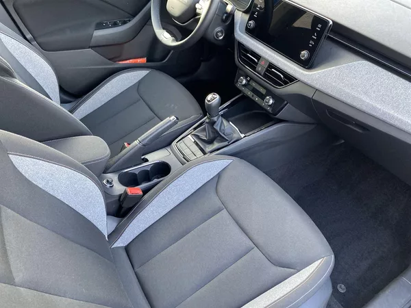 Škoda Kamiq 1.0 TSI Selection - foto 8
