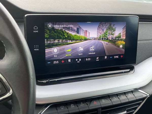 Škoda Octavia Combi 2.0 TDI DSG Style + - foto 16