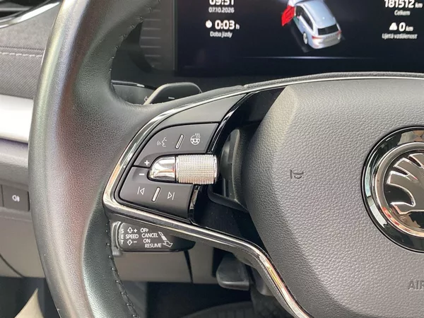 Škoda Octavia Combi 2.0 TDI DSG Style + - foto 18