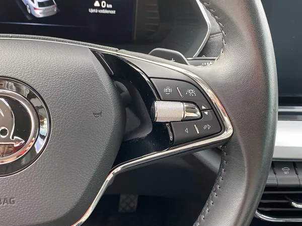 Škoda Octavia Combi 2.0 TDI DSG Style + - foto 19
