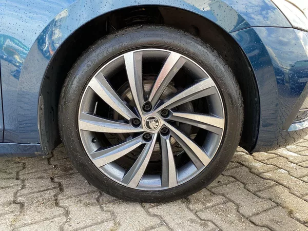 Škoda Octavia Combi 2.0 TDI DSG Style + - foto 33