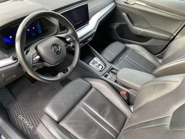 Škoda Octavia Combi 2.0 TDI DSG Style + - foto 6