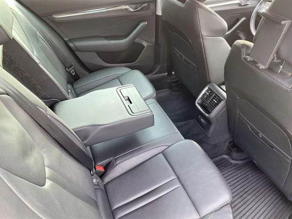 Škoda Octavia Combi 2.0 TDI DSG Style + - foto 9