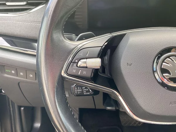 Škoda Octavia Combi 2.0 TDI DSG Style + - foto 19