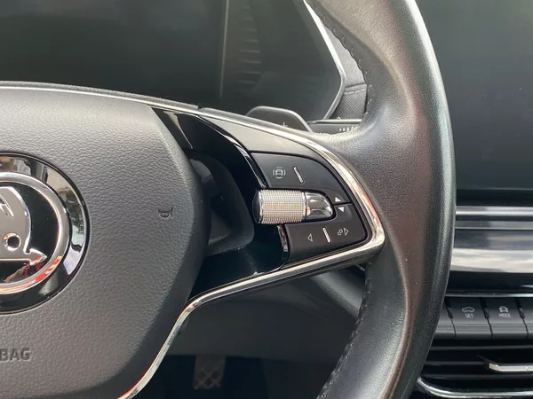 Škoda Octavia Combi 2.0 TDI DSG Style + - foto 20