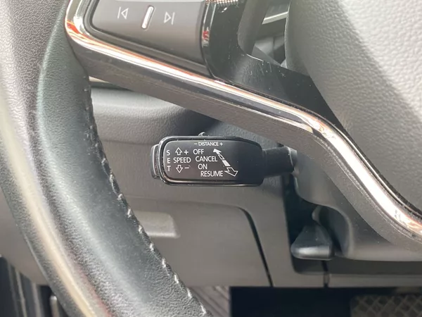 Škoda Octavia Combi 2.0 TDI DSG Style + - foto 24