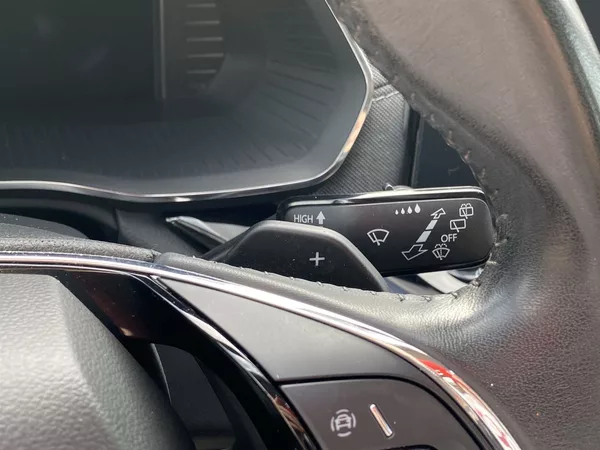 Škoda Octavia Combi 2.0 TDI DSG Style + - foto 25