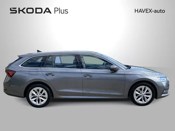 Škoda Octavia Combi 2.0 TDI DSG Style + - foto 30