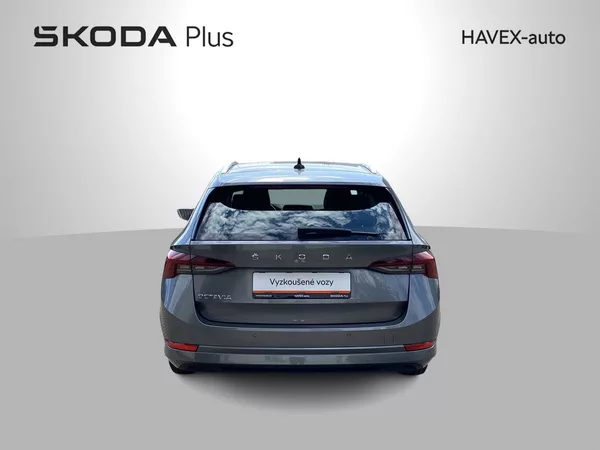 Škoda Octavia Combi 2.0 TDI DSG Style + - foto 32