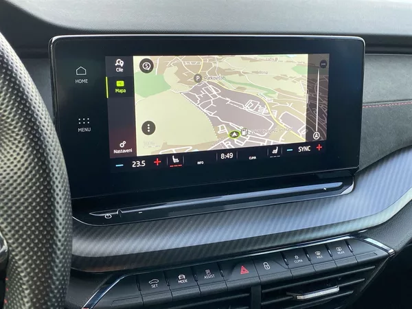 Škoda Octavia Combi 2.0 TDI DSG RS - foto 11