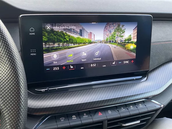 Škoda Octavia Combi 2.0 TDI DSG RS - foto 13
