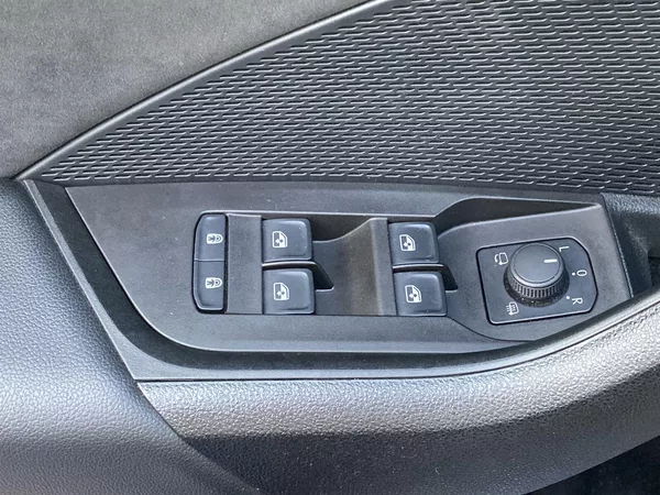 Škoda Octavia Combi 2.0 TDI DSG RS - foto 22
