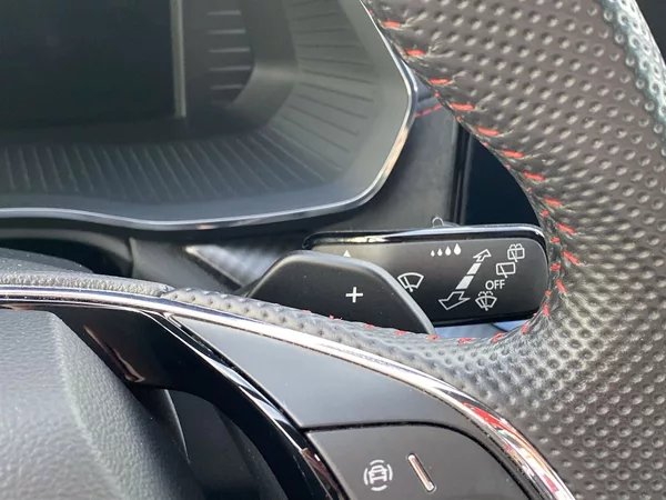 Škoda Octavia Combi 2.0 TDI DSG RS - foto 25
