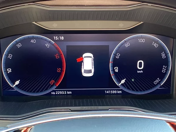 Škoda Superb Combi 2.0 TDI DSG Ambition - foto 10
