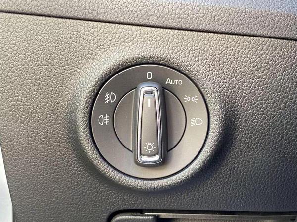 Škoda Superb Combi 2.0 TDI DSG Ambition - foto 22
