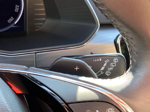 Škoda Superb Combi 2.0 TDI DSG Ambition - foto 24