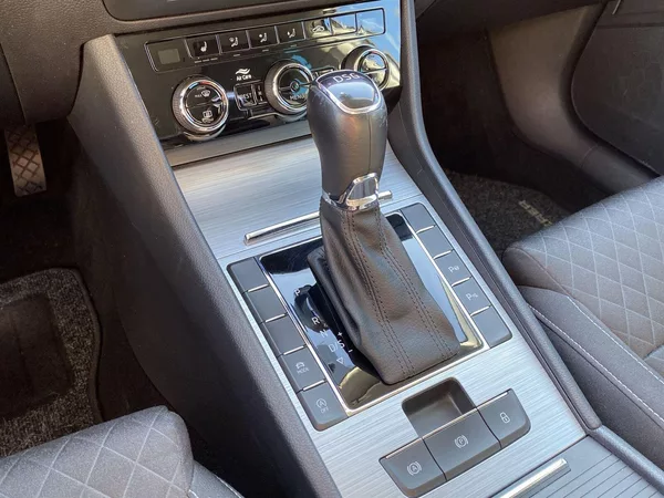 Škoda Superb Combi 2.0 TDI DSG Ambition - foto 27