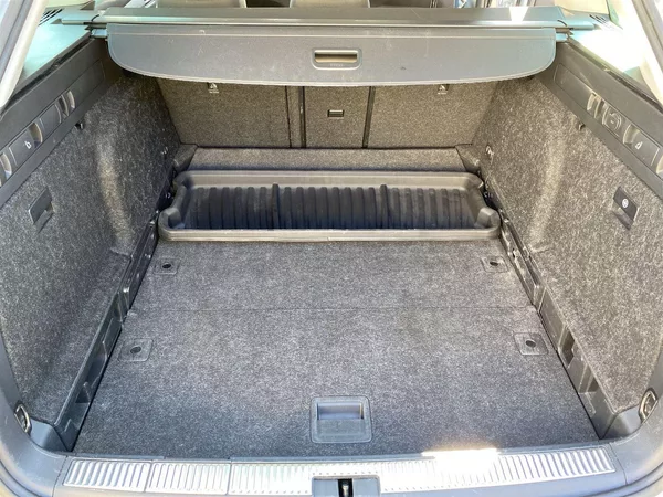 Škoda Superb Combi 2.0 TDI DSG Ambition - foto 30