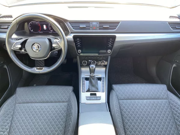 Škoda Superb Combi 2.0 TDI DSG Ambition - foto 5