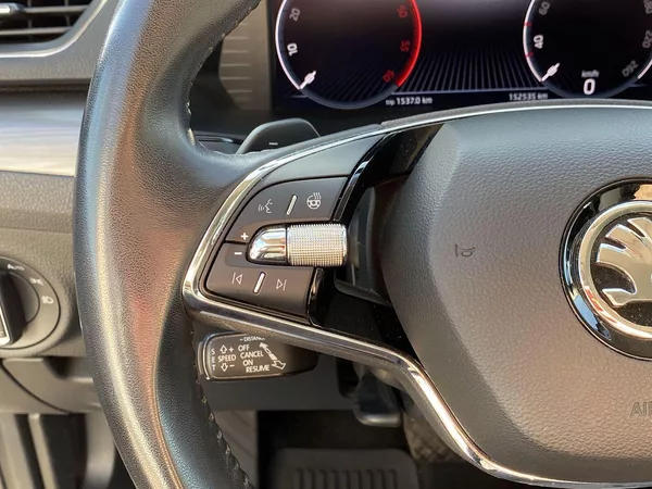 Škoda Superb Combi 2.0 TDI DSG Style - foto 18