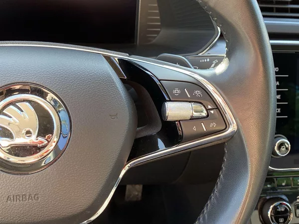 Škoda Superb Combi 2.0 TDI DSG Style - foto 19